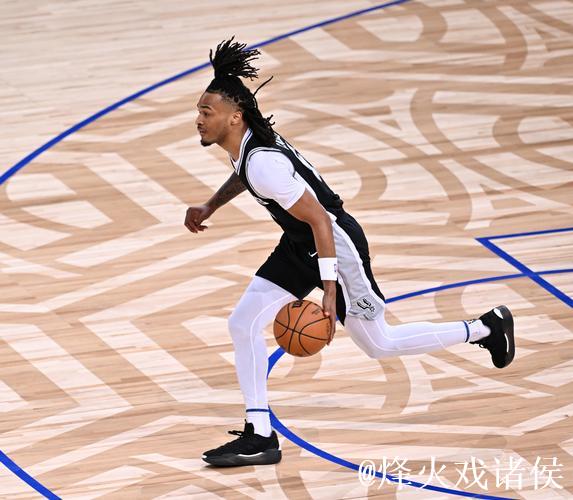 本赛季场均得分15以上的二年级新秀:仅卡斯尔与萨尔入选 本赛季场均得分15以上的二年级新秀:仅卡斯尔与萨尔入选